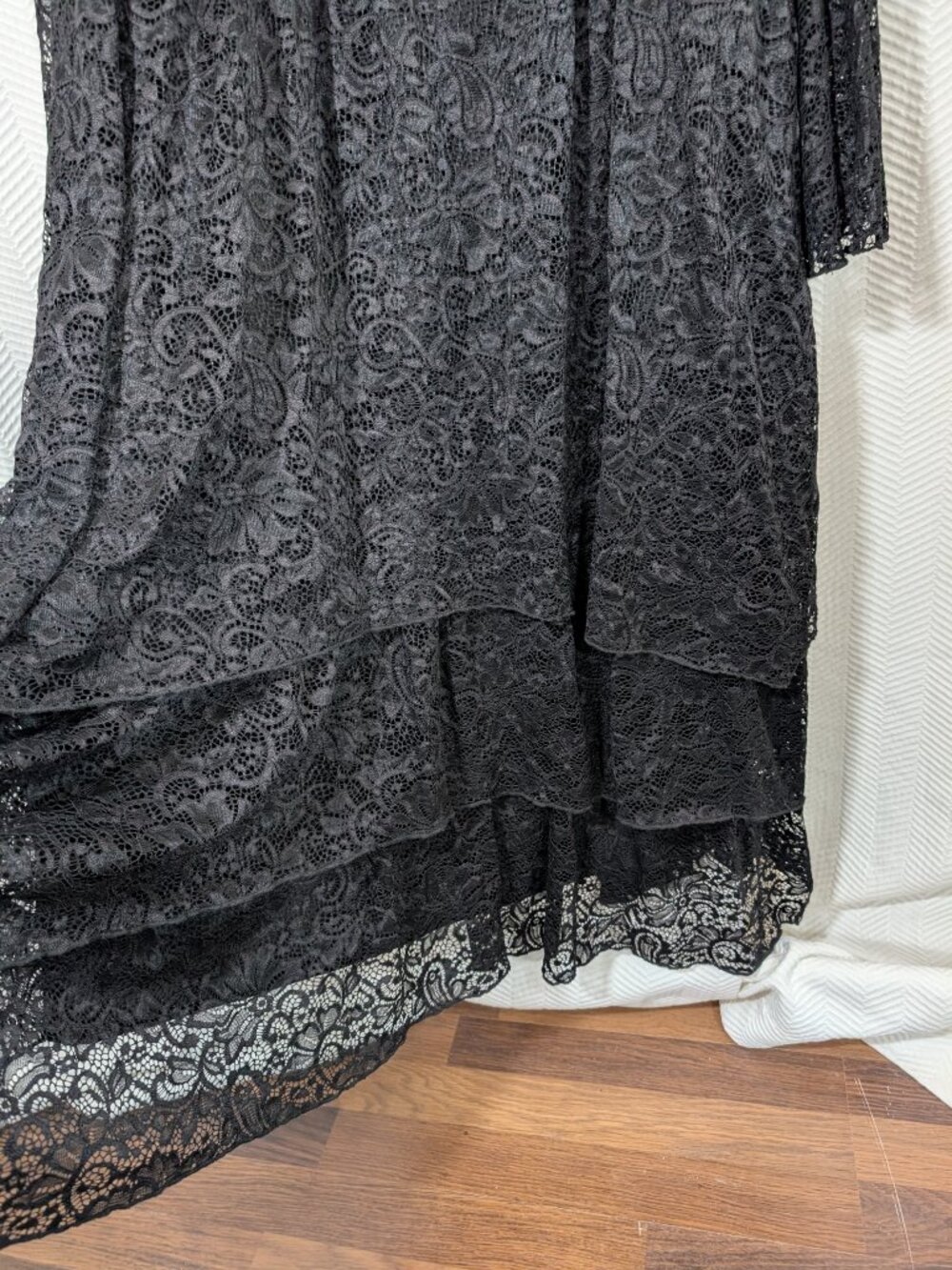 Torrid Festi Black Lace Bell Sleeve Tiered Midi Dress Size 2 (18/20) Whimsigoth - Picture 8 of 12